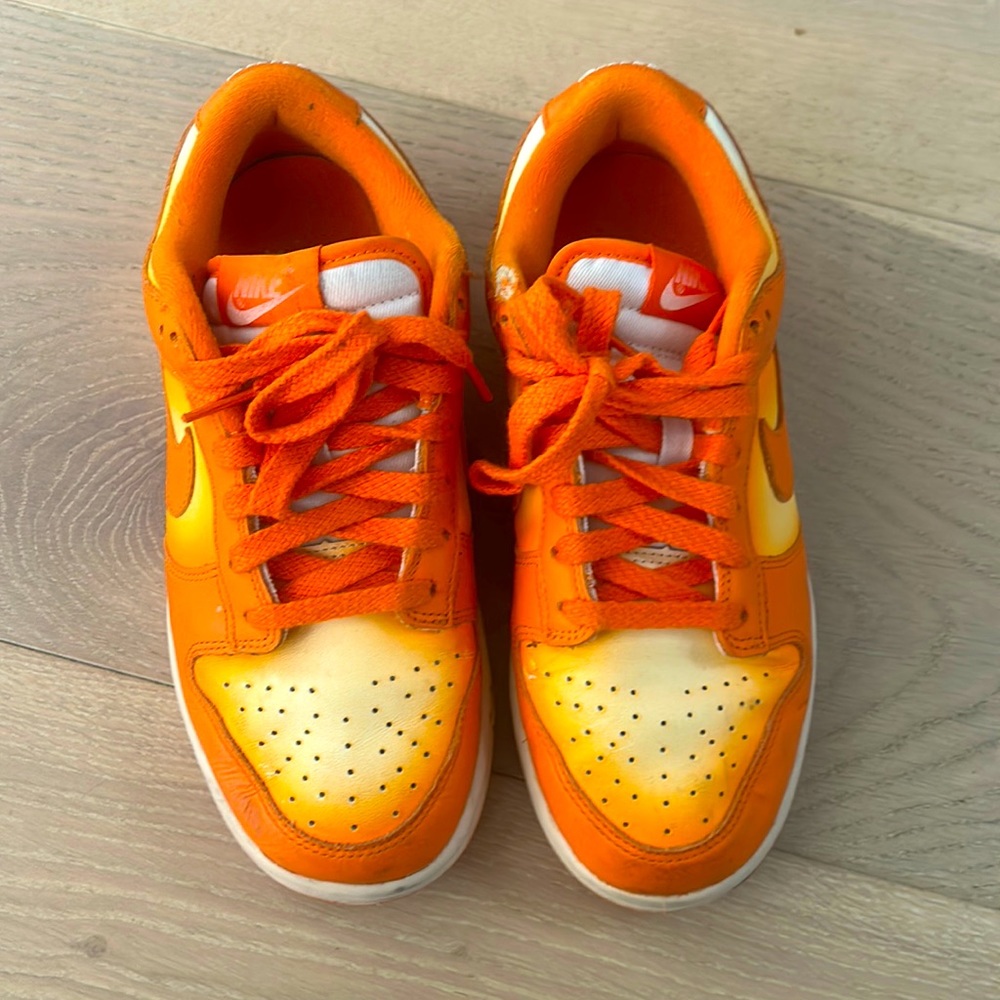 Nike sunset sneakers